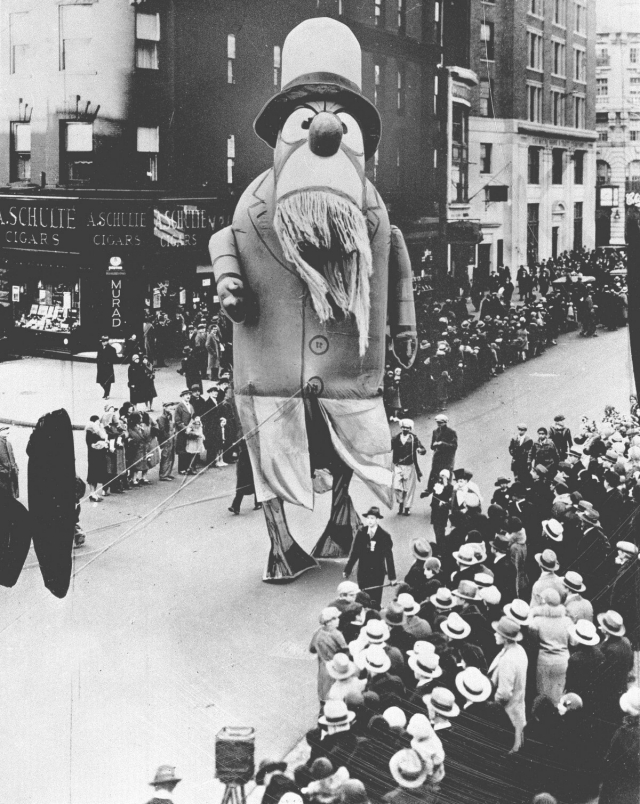 1929年，一个尼摩船长花车通过曼哈顿街头。